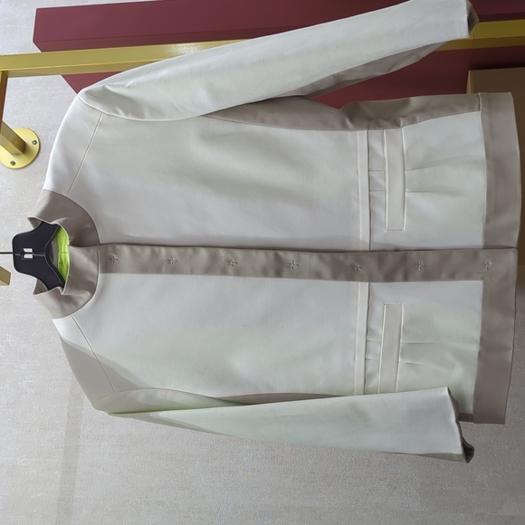 Tahari Jacket. Size 12. - Picture 3 of 10